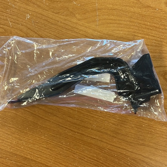 Subaru Hood Hinge Left Front New in Package - Picture 4 of 5